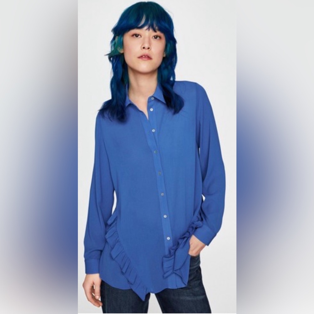 Zara blue button down shirt with ruffle on bottom L